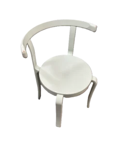 Magnus Olesen stabelstole 8000 Brugt med brugsspor men kan med fordel slibes og males