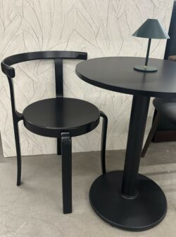 Magnus Olesen – 8000 Series stol (Brugt men nymalet sort)